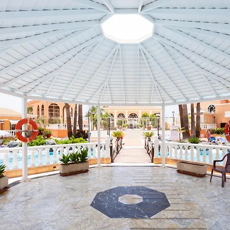 Seaside Haven: Vistas With Pool And Ocean Views Apartment Playa de las Americas (Tenerife)