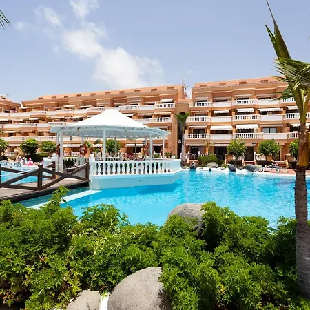 Seaside Haven: Vistas With Pool And Ocean Views Apartment Playa de las Americas (Tenerife)