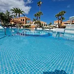 Seaside Haven: Vistas With Pool And Ocean Views Apartment Playa de las Americas (Tenerife)