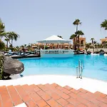 Seaside Haven: Vistas With Pool And Ocean Views Apartment