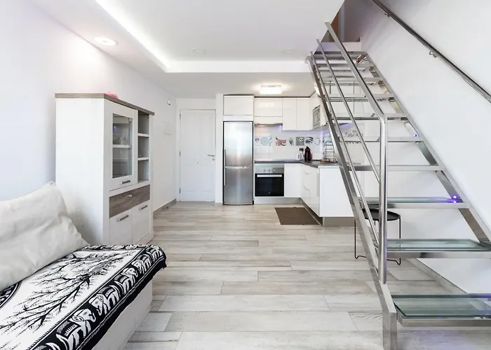 Apartman Playa Vistas With Breathtaking Sea View, Only 100 M To The Sea, Heated Pool, Aircondition, Wifi Playa de las Américas