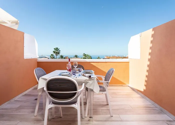 Playa Vistas With Breathtaking Sea View, Only 100 M To The Sea, Heated Pool, Aircondition, Wifi * Playa de las Américas